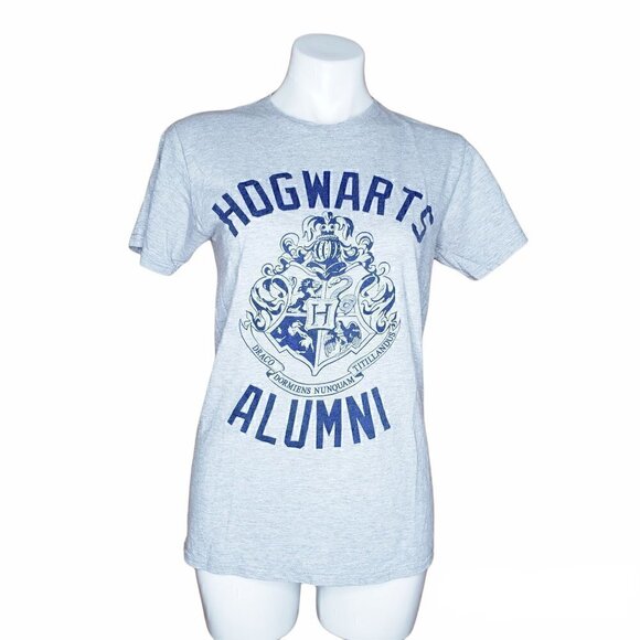 Harry Potter Hogwarts Alumni Crest Heathered Gray Casual T-Shirt Top - Picture 1 of 3